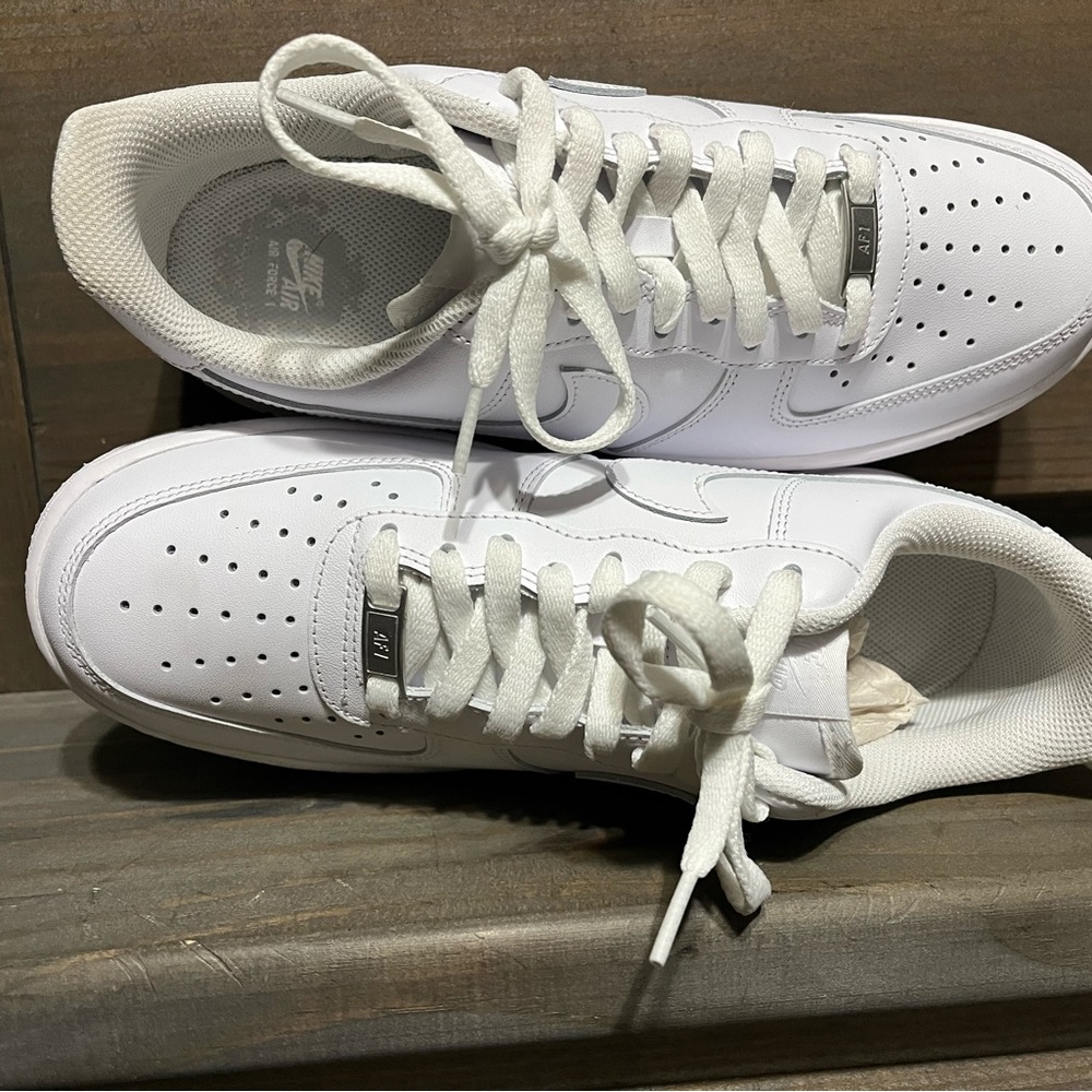 Women’s size 9.5 white Nike Air Force 1